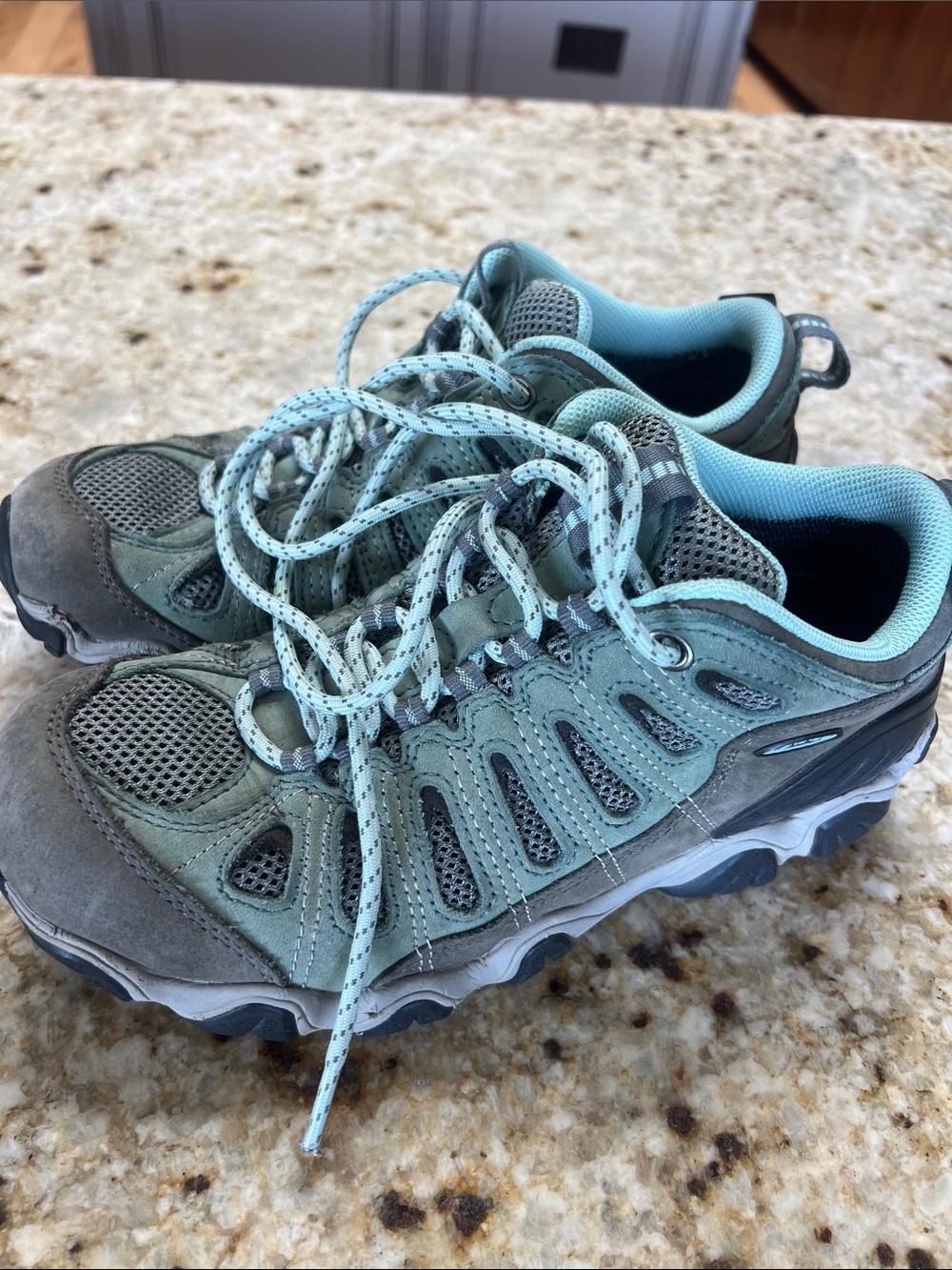 OBOZ WMNS SAWTOOTH II LOW TRAIL HIKING SHOES BOOTS WATERPROOF GRAY/SAGE GREEN 8
